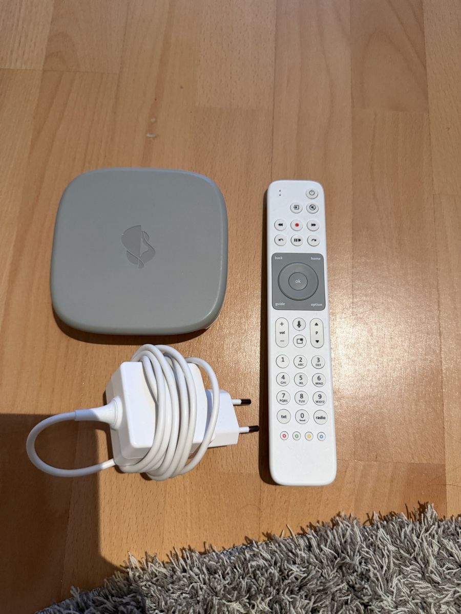 Ricevitori: Swisscom TV – Usato da Feusisberg venduto da vanBrunneren