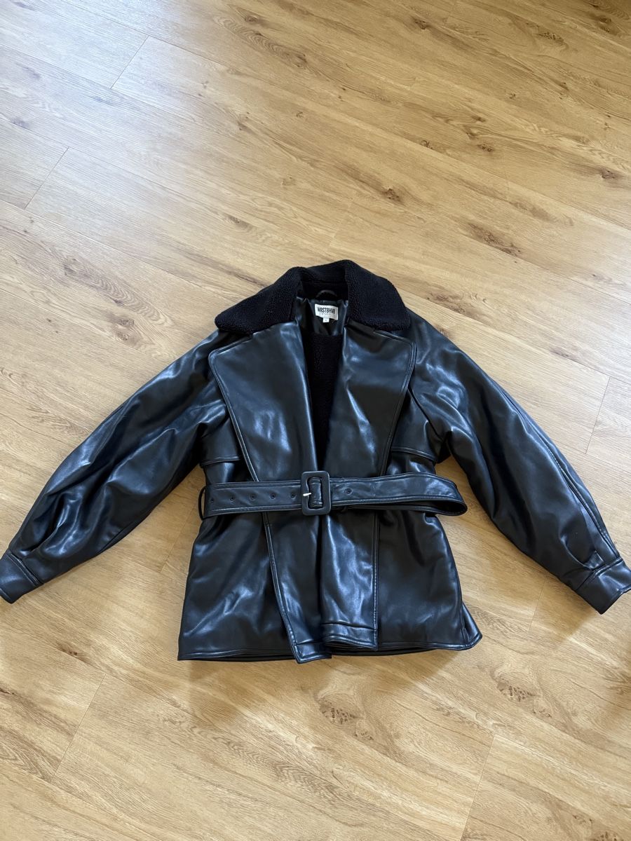 Giacche: Wrstbhvr Kunstlederjacke mit Gürtel – Usato da Lyss venduto da Ledina123