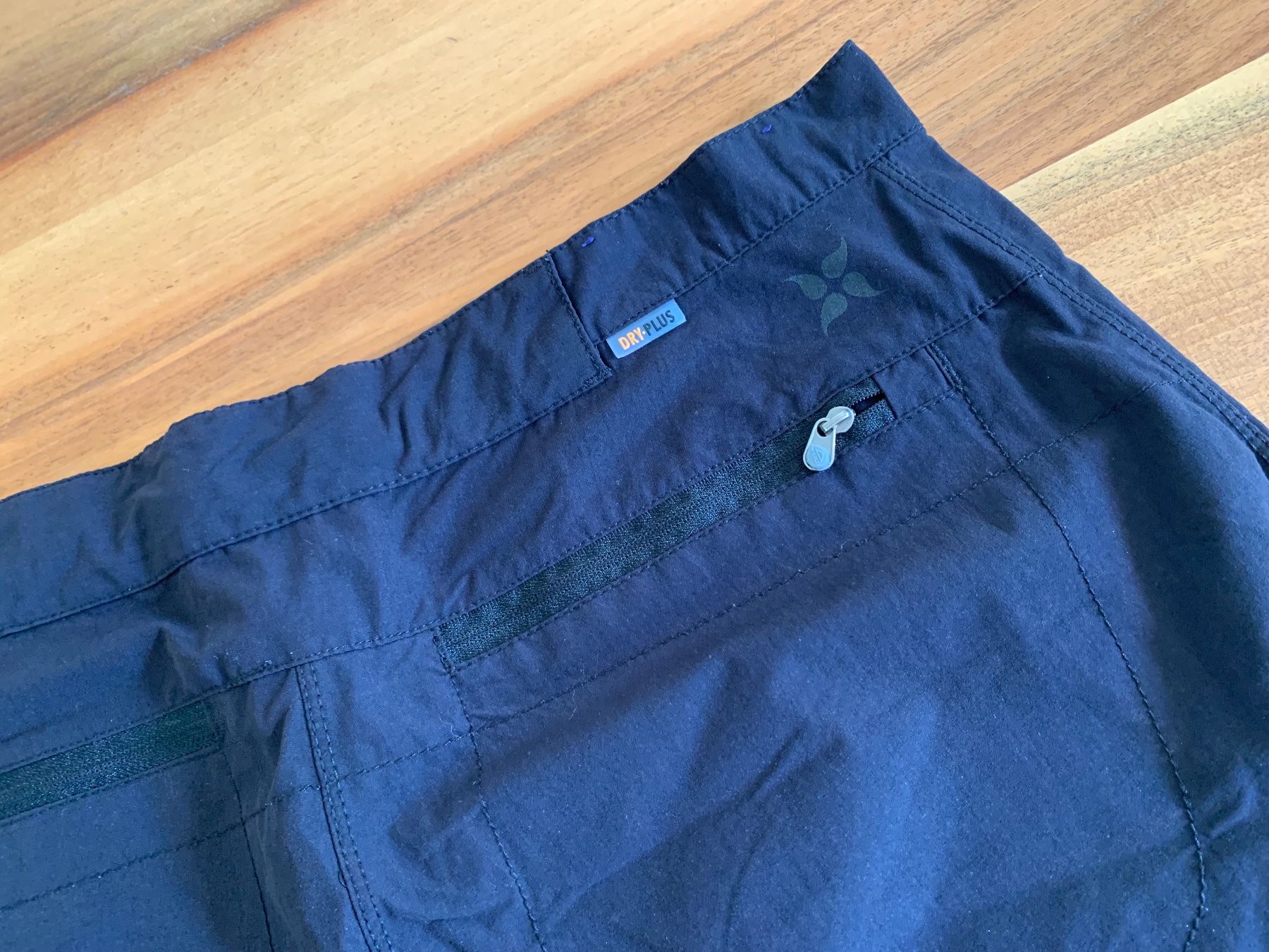 Mckinley Pantaloni: MC KINLEY Wanderhose 3/4tel Grösse 46 – Usato da Meiringen venduto da Jackwashere 4
