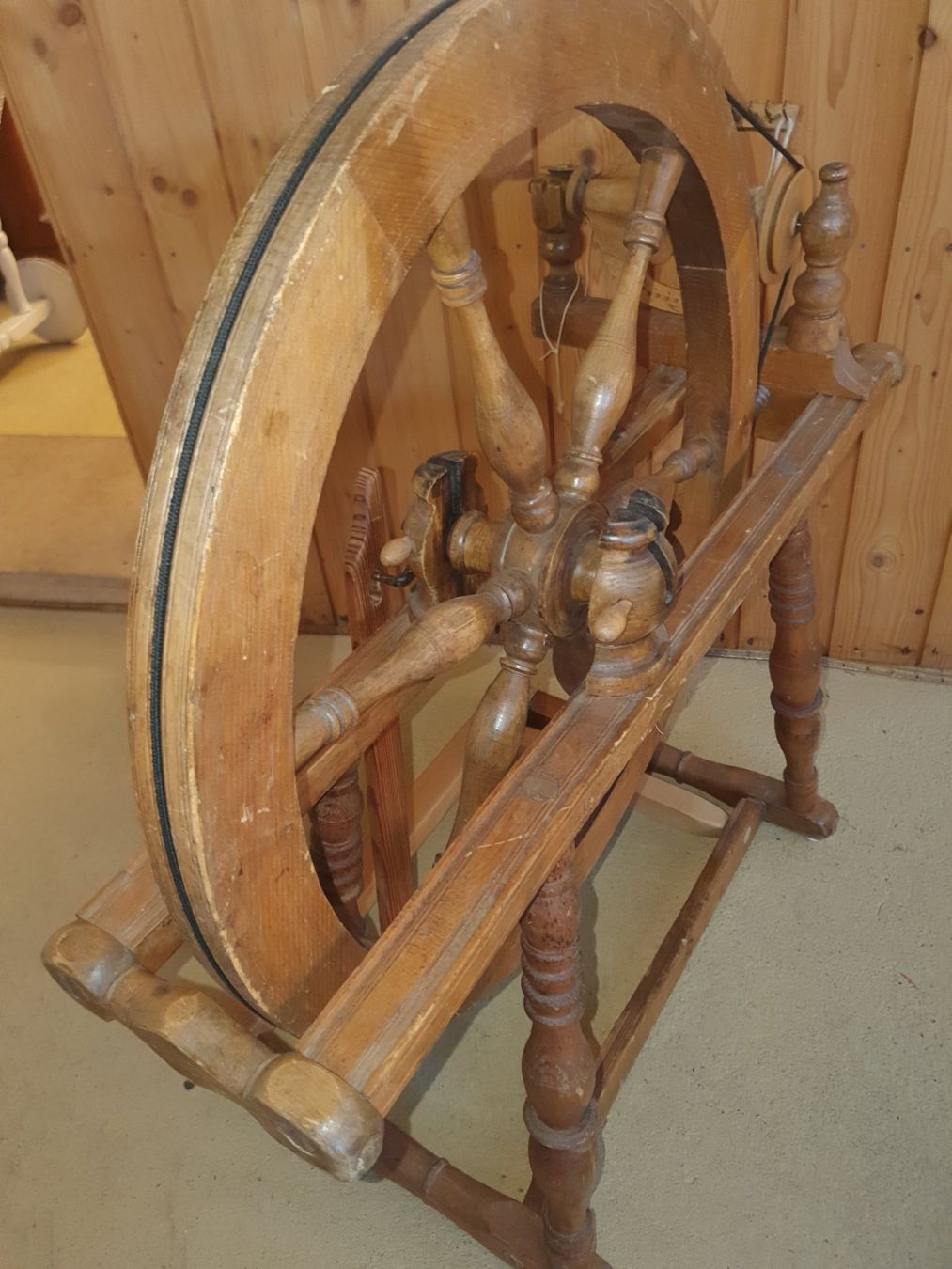 Rouets anciens: Antikes Spinnrad aus Holz – D'occasion à Münsingen par jaro6462 3
