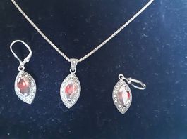 925 SilberSchmuckset mit Granaten und Markasiten