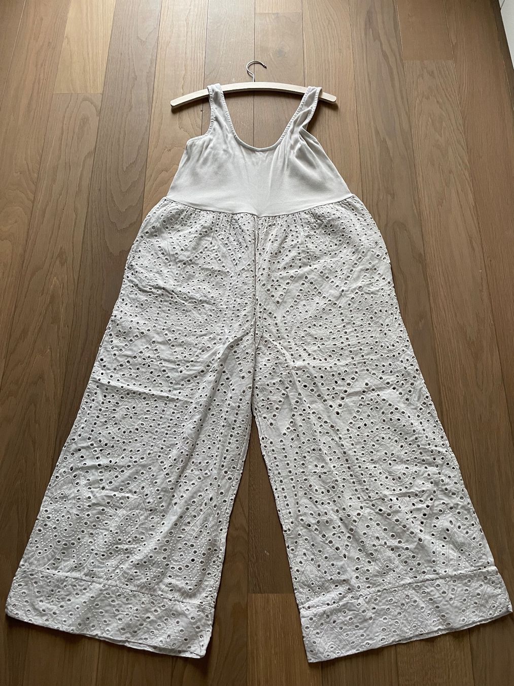 Jumpsuits: Jumpsuit Spitzenstoff Beige Grösse 1 Size – Gebraucht aus Adlikon b.Regensdf von SimoneO01 3