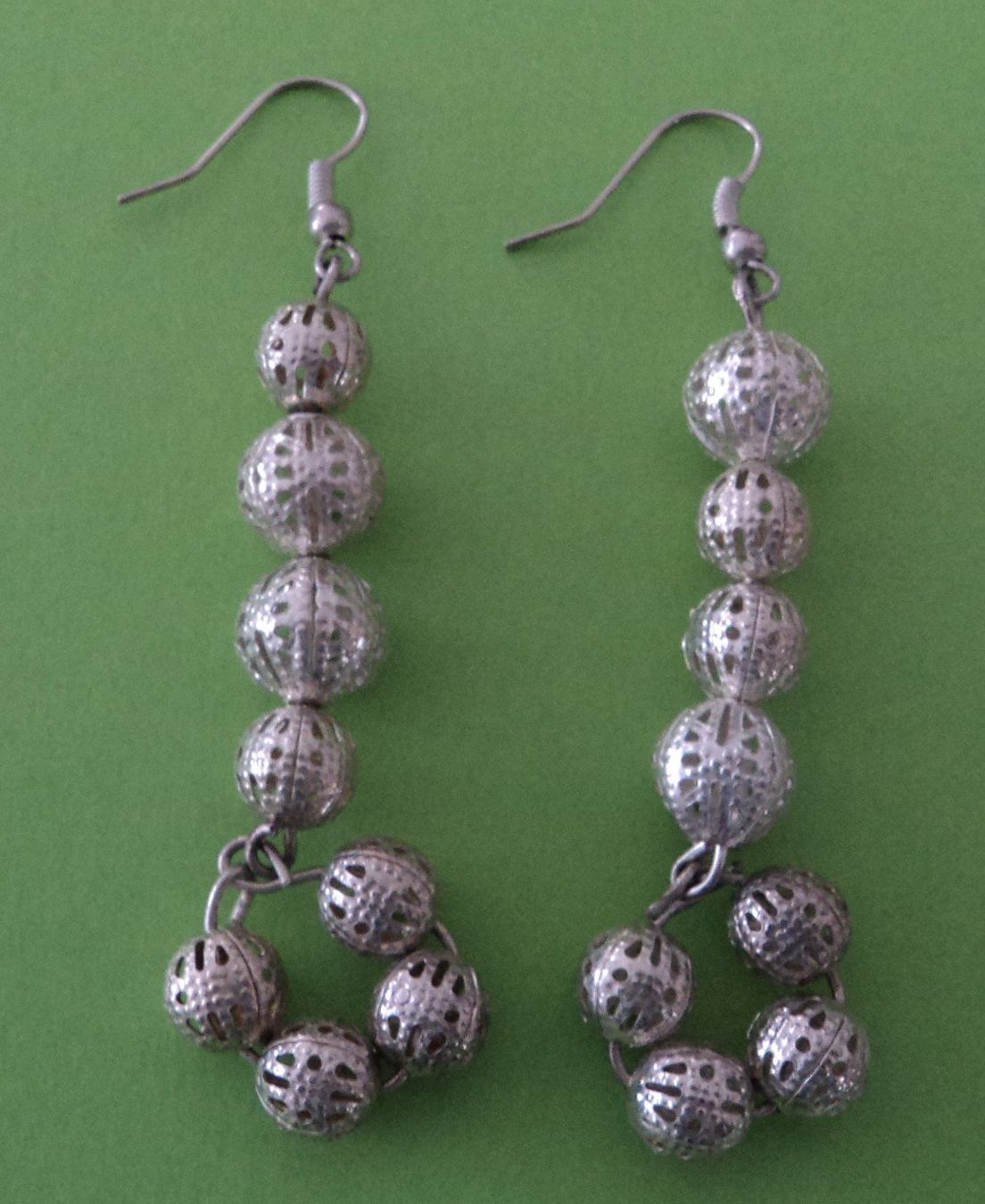 Orecchini pendenti & Orecchini a lobo: Boucles d'oreilles pendantes couleur argent – Nuovo (secondo la descrizione) da Basel venduto da maripas17 1