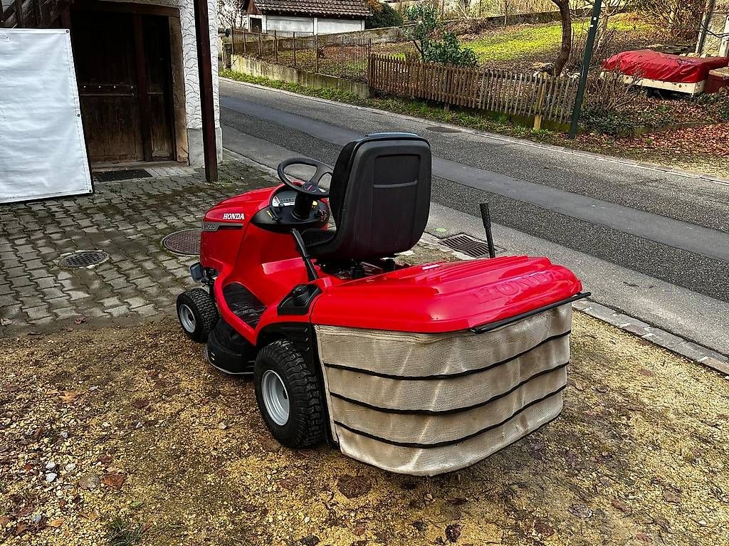 Honda Tagliaerba: Rasentraktor Honda HF 2317 – Usato da Zeiningen venduto da GimaStone