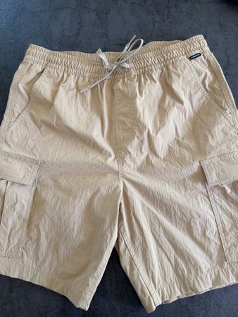 Quiksilver Shorts/Badehose beige Grösse L neu mit Etikett