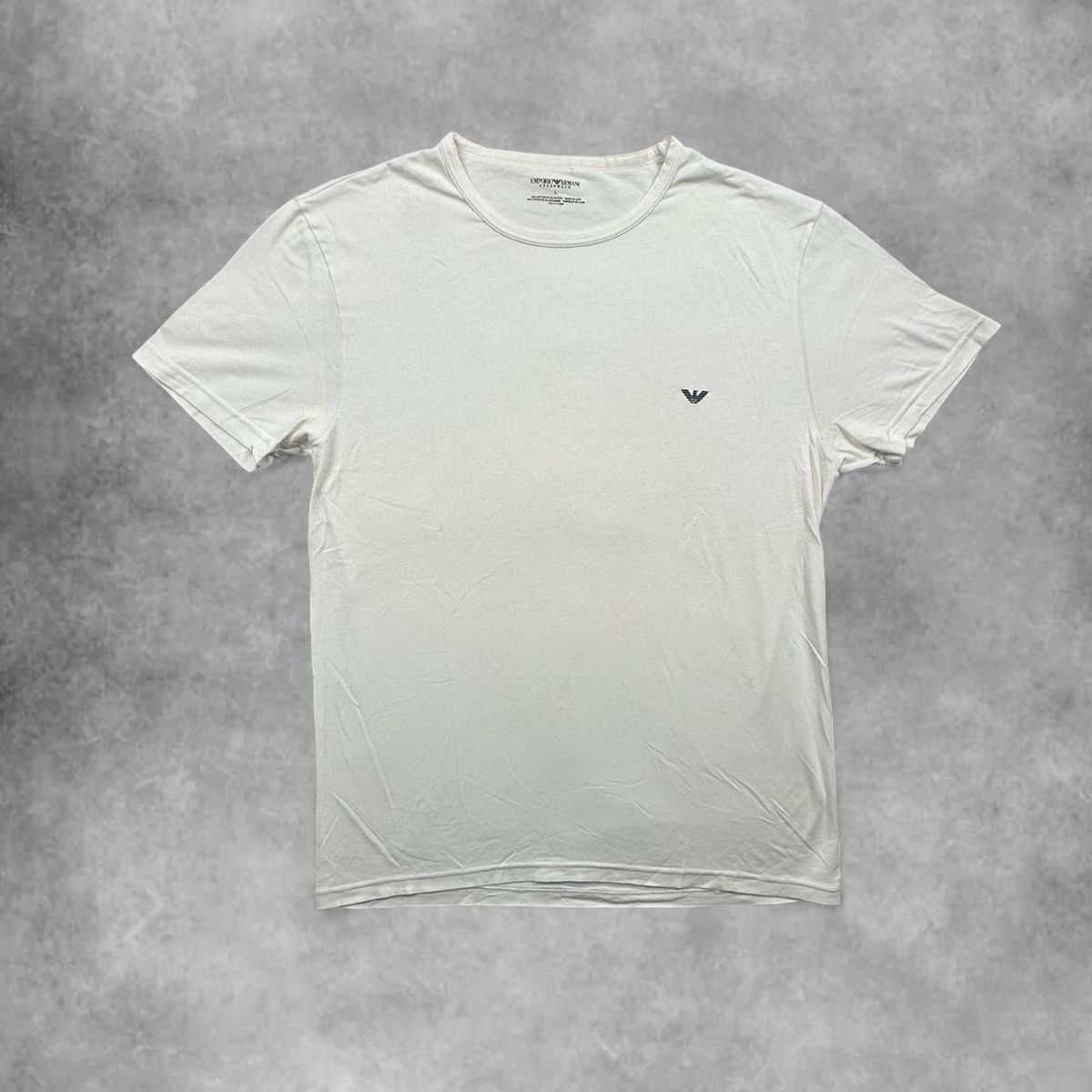 Armani T-shirt: Armani white t-shirt – Usato da Erlinsbach SO venduto da TogaResell