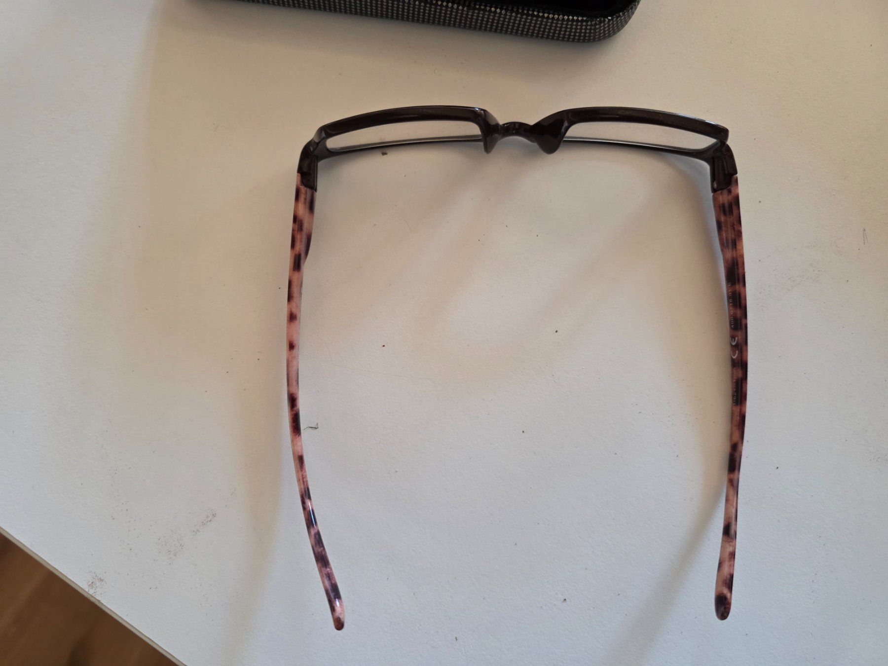 Occhiali & Lenti: Kunststoff Lese Brille Genius + 1.00 dpt mit Etui – Usato da Walterswil BE venduto da Lonitti 8