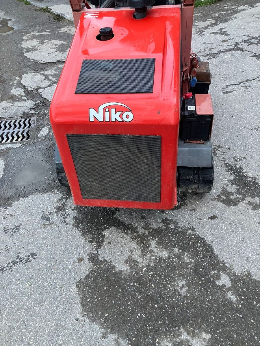 Trattori: Weinbau Traktor Niko 60 Mulch Traktor – Usato da Niederbipp venduto da baggerch 1