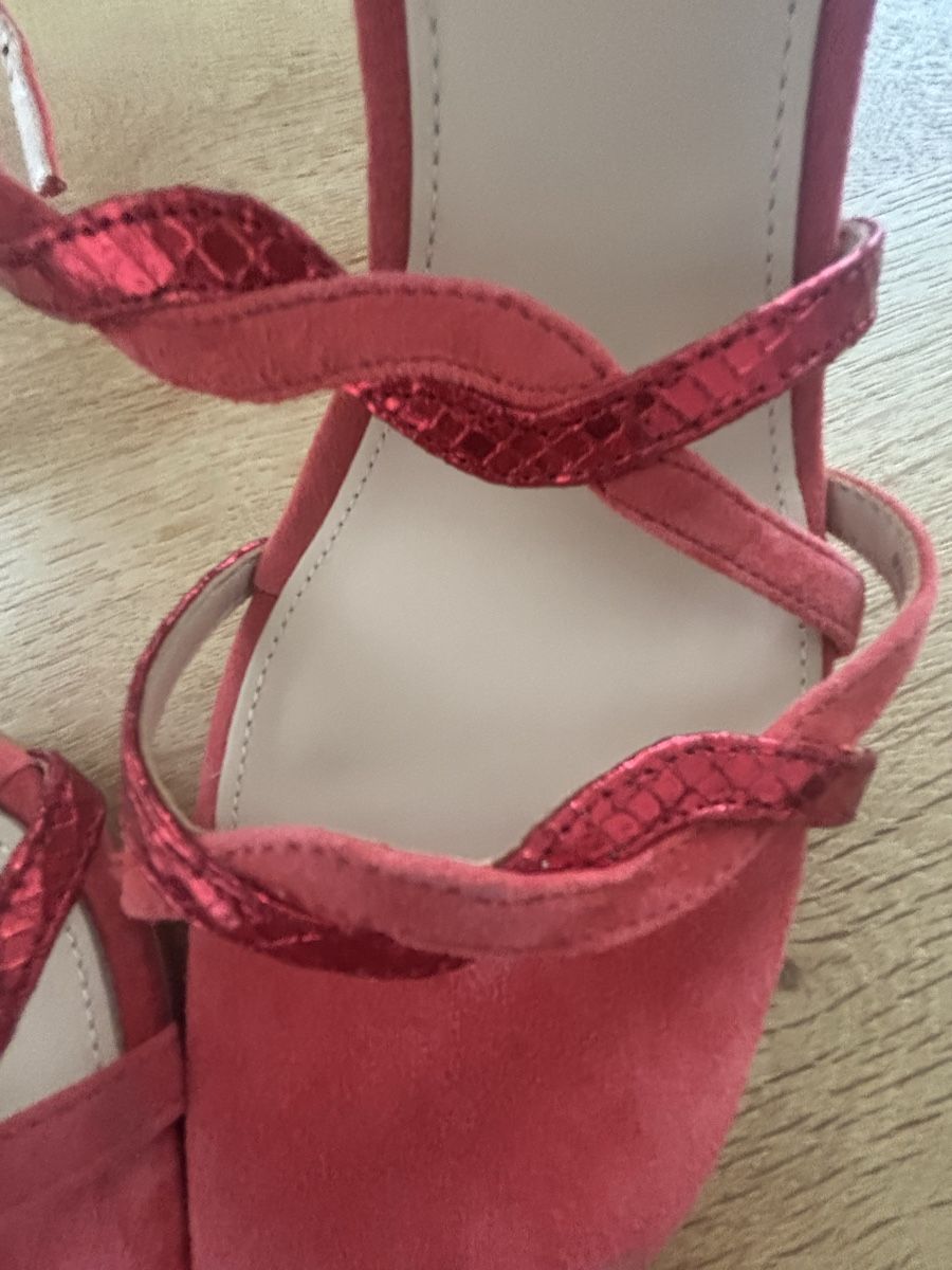 Guess Scarpe da donna: Sandalen Gr.39 Guess – Usato da Zug venduto da Biki72 4