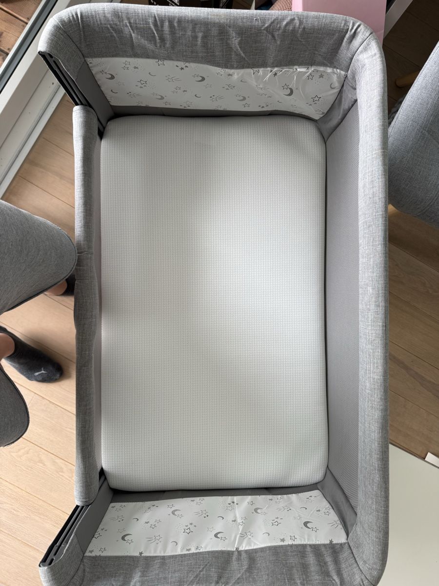 Lits: Joie Roomie Glide Beistellbett grau – D'occasion à Küsnacht ZH par zab_lkd5 2