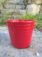 Roter Übertopf von IKEA