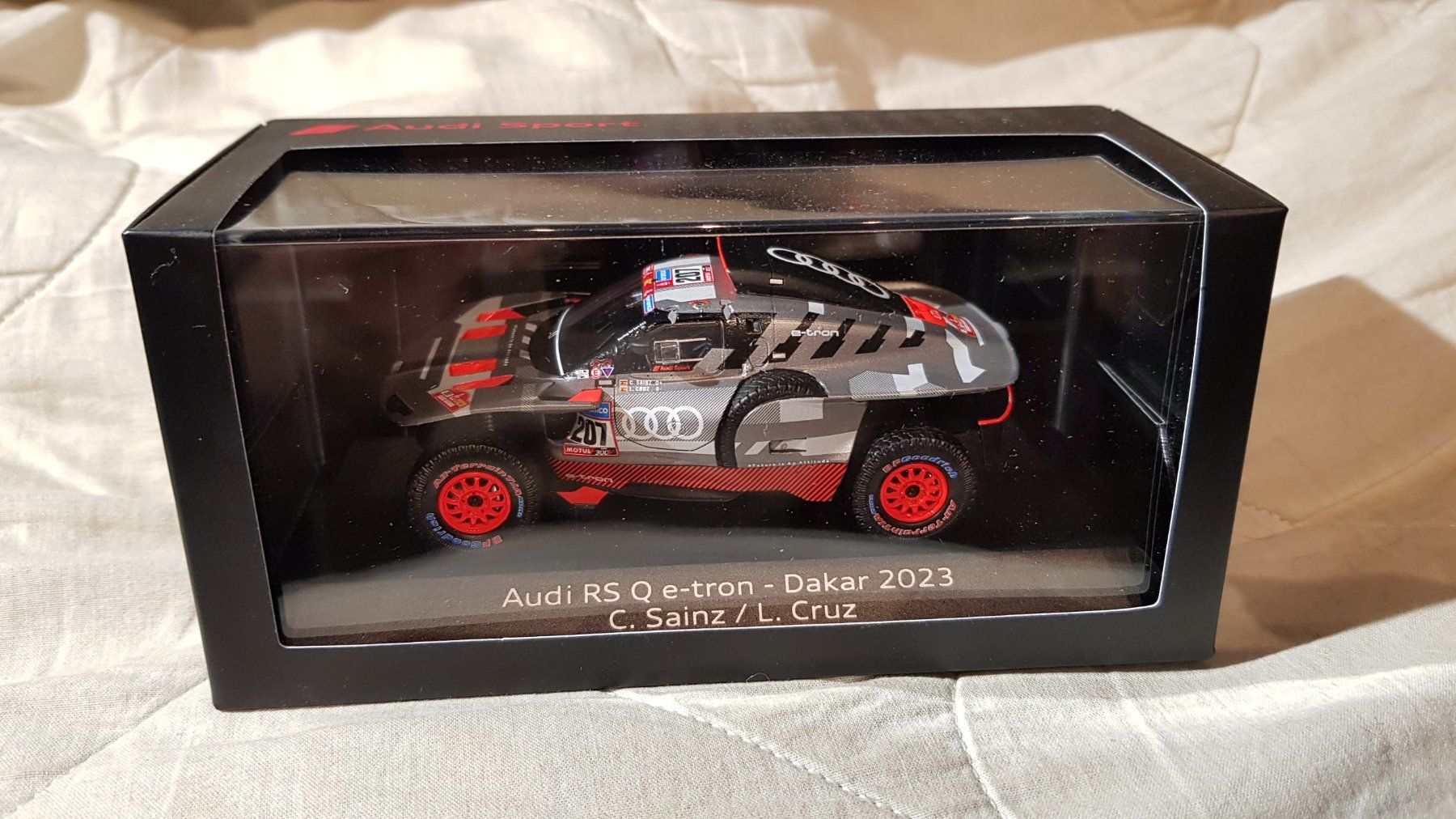 Modellini d'auto: Audi Rs Qe-tron E2 C.Sainz Rally Dakar 2023 – Nuovo e nell'imballaggio originale da Fribourg venduto da 911cc 8