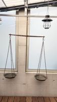 Balkenwaage Metall mit zwei Schalen gebraucht