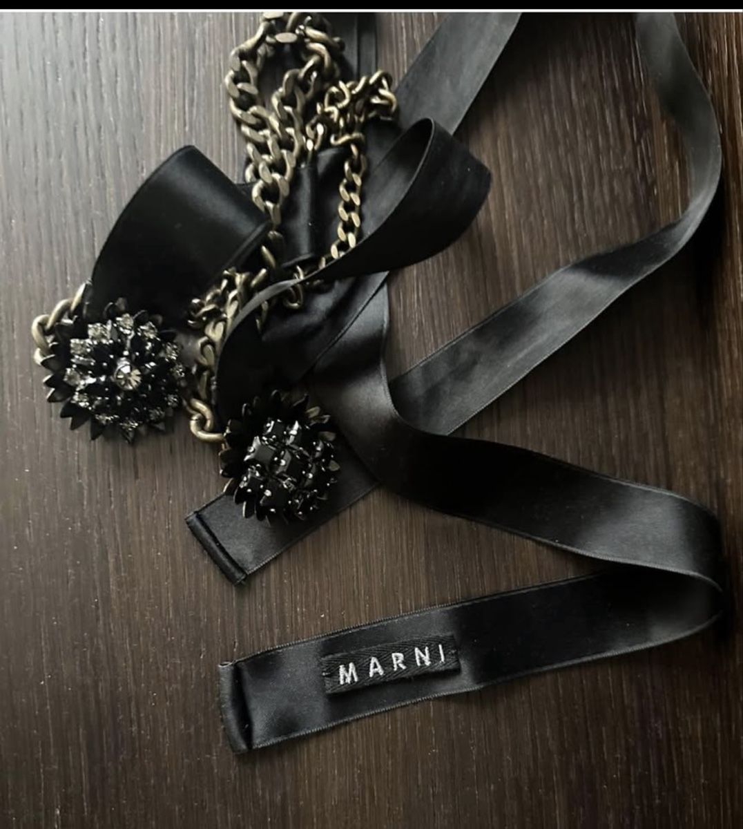 Marni Colliers: Collana Marni con catene e cristalli – Neuf (Voir description) à Ruvigliana par AnnaSwiss2026 3
