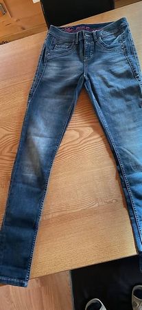 Schöne Damen/Mädels-Jeans Gr. 36 NEU