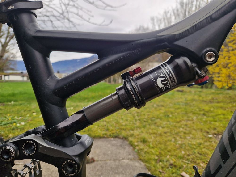 SPECIALIZED Stumpjumper FSR COMP 29" 2015 (Gebraucht) in Weesen für CHF