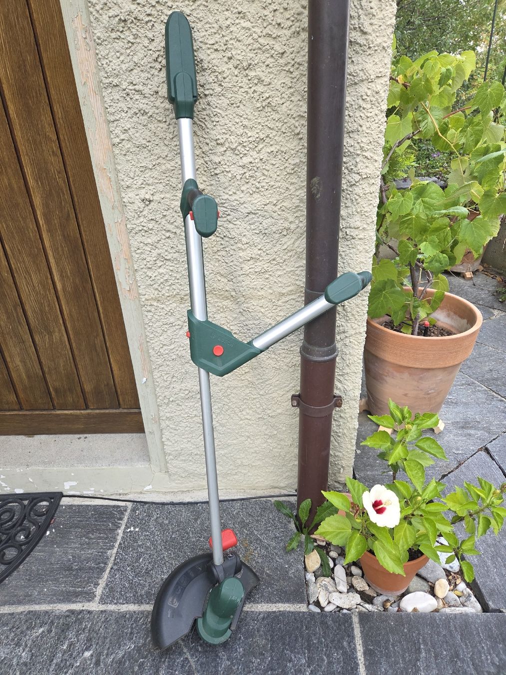 Bosch Alle Werkzeuge: Bosch Akku-Trimmer UniversalGrassCut 18V-26 – Gebraucht aus Horgen von Toba_rmf
