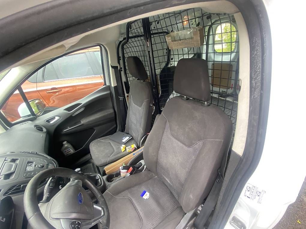 Veicoli commerciali: Ford Transit Courier 2015 1.0 Liter   mit Klima  – Usato da Winterthur venduto da Sinoregi 6