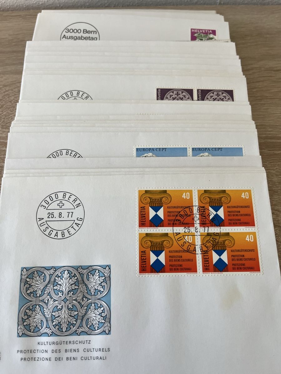 Tutti i francobolli: Briefmarkensammlung – Usato da Glarus venduto da Kathrin-1988