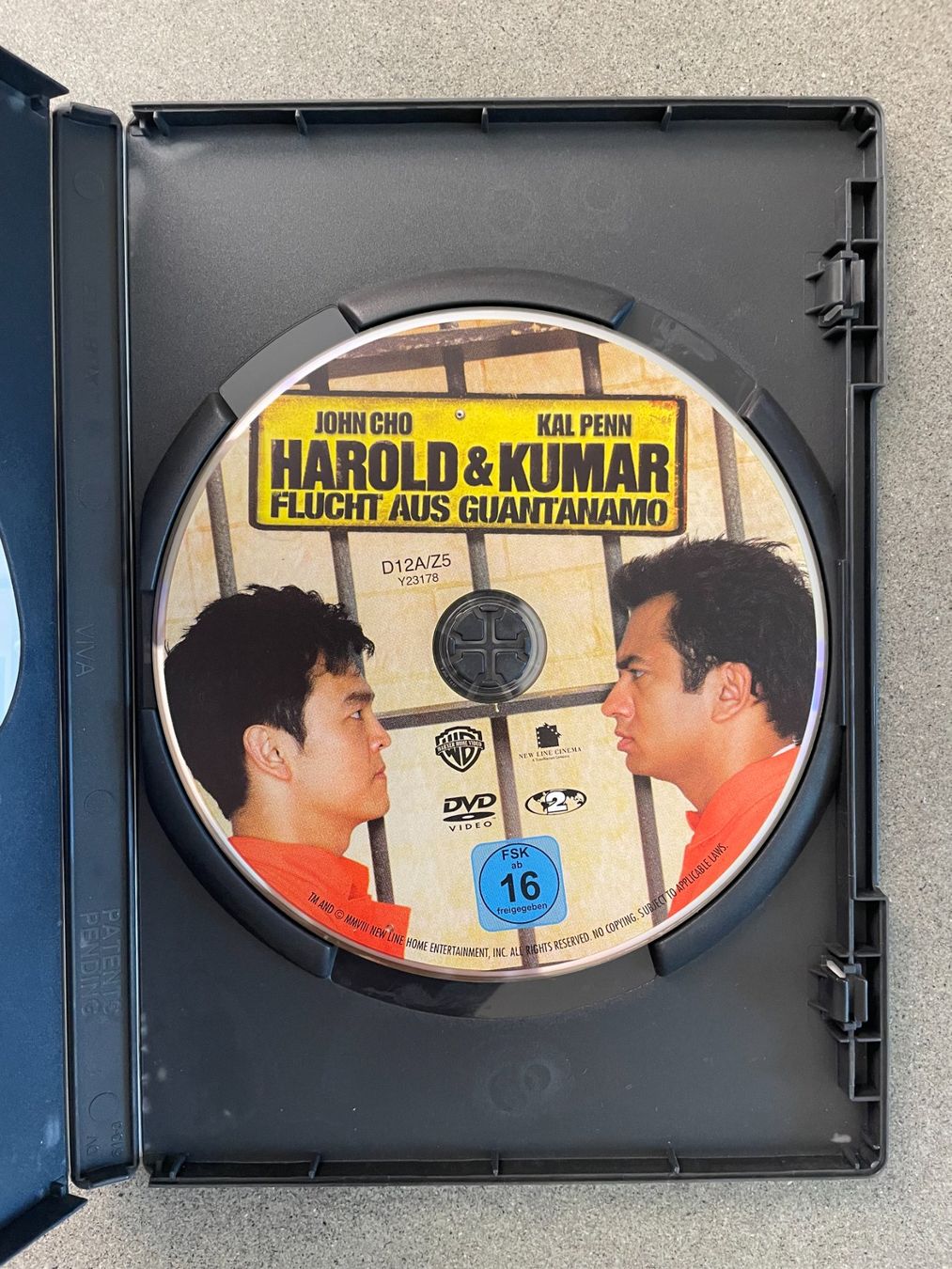 Tutti i DVDs: DVD Harold & Kumar Flucht aus Guantanamo – Usato da Zofingen venduto da angito 3