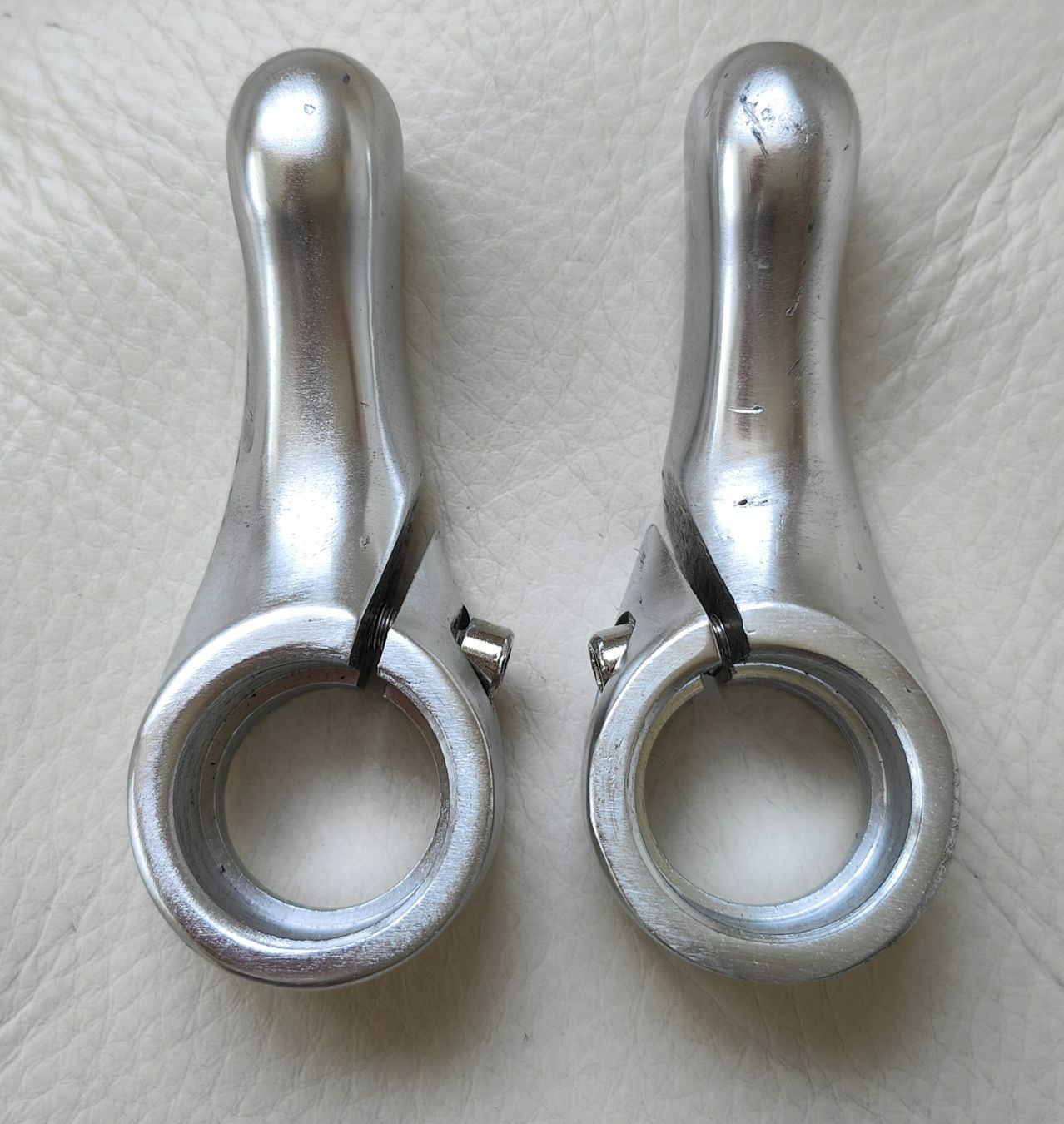 Pezzi di ricambio: Lenkerhörnli / Lenkergriffe / Aluminium 2 Stk. – Usato da Lachen SZ venduto da PizBuin35