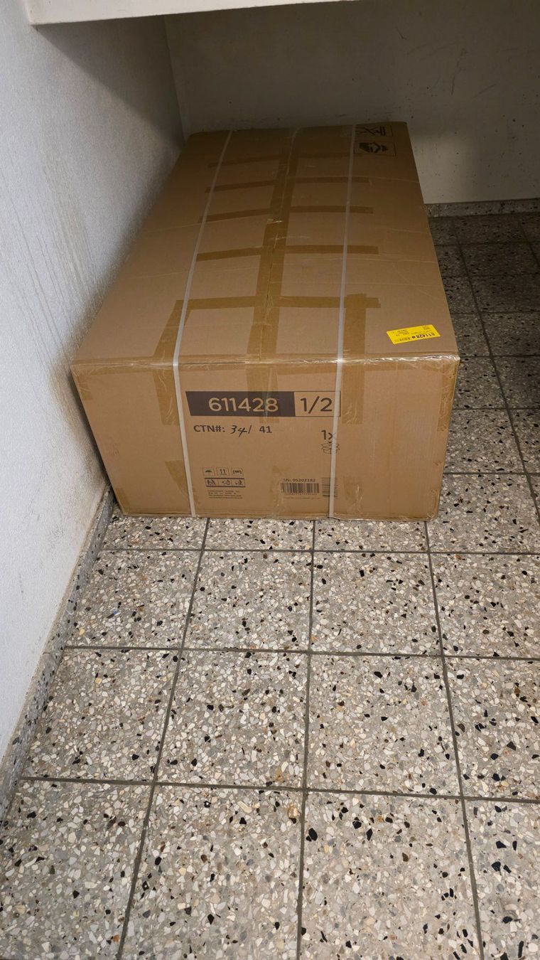 Conforama Divani: Zweisitzer Ledercouch Breite 1.66 m – Nuovo e nell'imballaggio originale da Dübendorf venduto da Jolenia 5