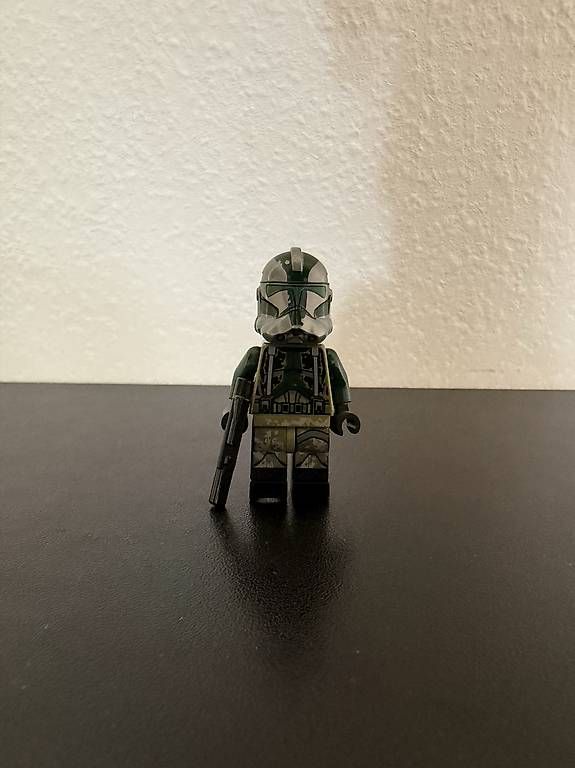 Lego Statuette: LEGO Star Wars Clone Commander Gree Minifigur – Usato da Zürich venduto da Liam_Hess