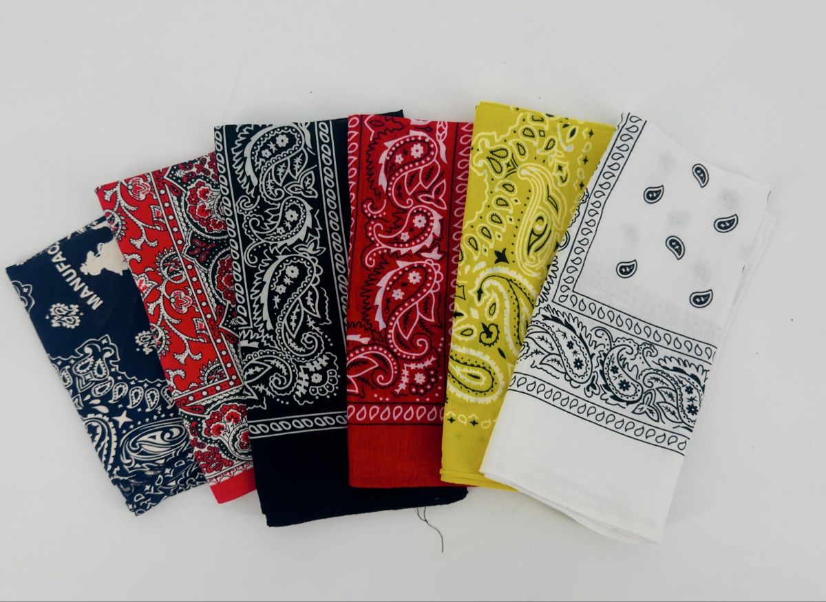 Altro in  Abbigliamento & Accessori: # HALSTUCH - Bendanas 6 Stk. # – Usato da Bolligen venduto da secondhand-with-love