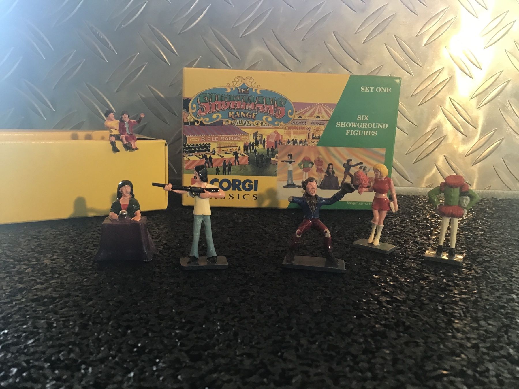 Giocattoli: SHOWMANS RANGE SET FIGURES CORGI CLASSICS – Usato da Männedorf venduto da Spezial-Modelle