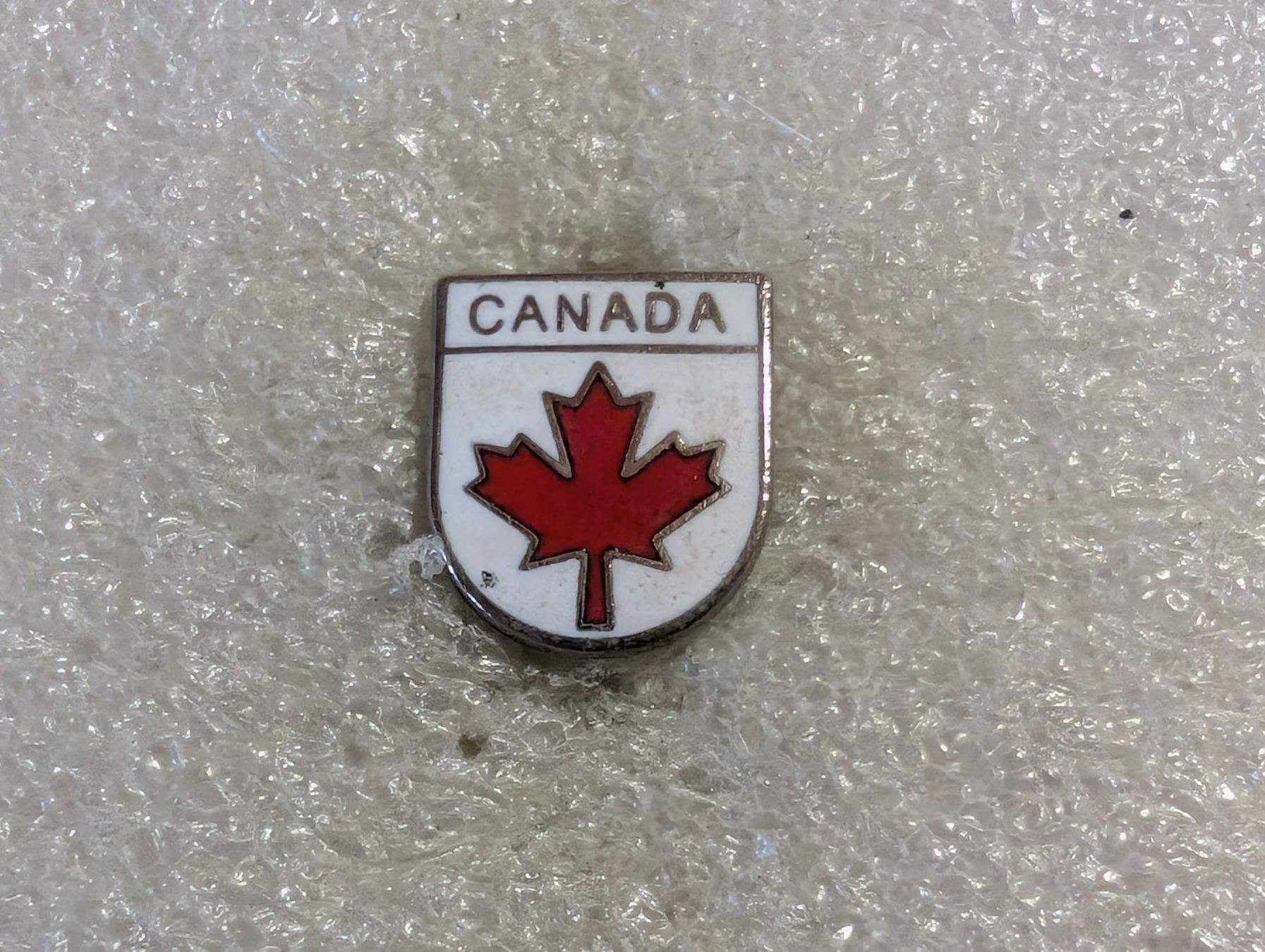 Placchette & Badge: Ansteckpin 127: Canada – Usato da Oppligen venduto da Pin-Fall-Shop