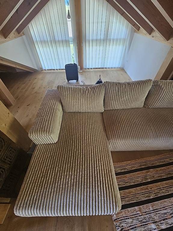 Divani: Grosse Wohnlandschaft Breitcord beige | mit Schlaffunktion – Usato da Glattbrugg venduto da Yu-Gi-Oh_Sale 4