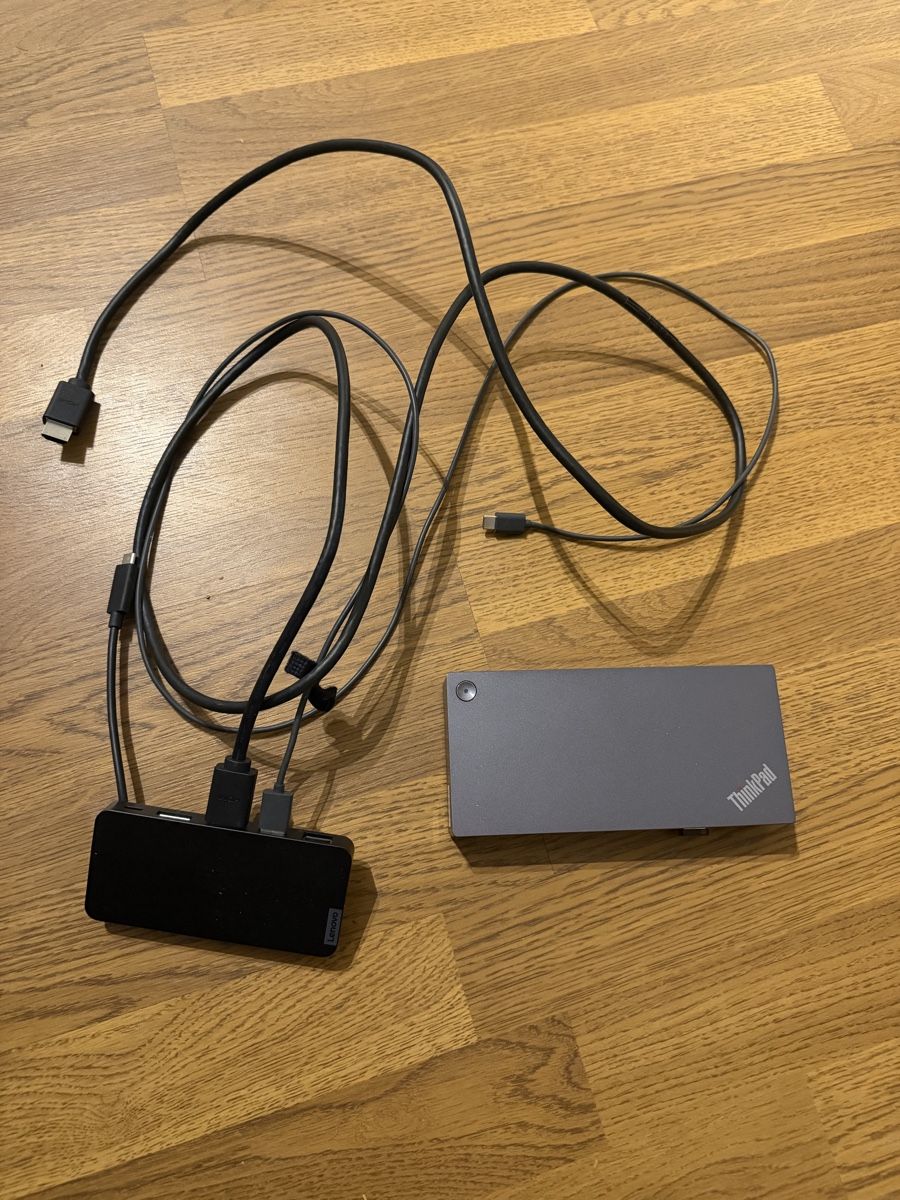 Lenovo Dockingstation: Lenovo ThinkPad Dockingstation Set (2 Stück) – Neu (gemäss Beschreibung) aus Greifensee von kre_7c77