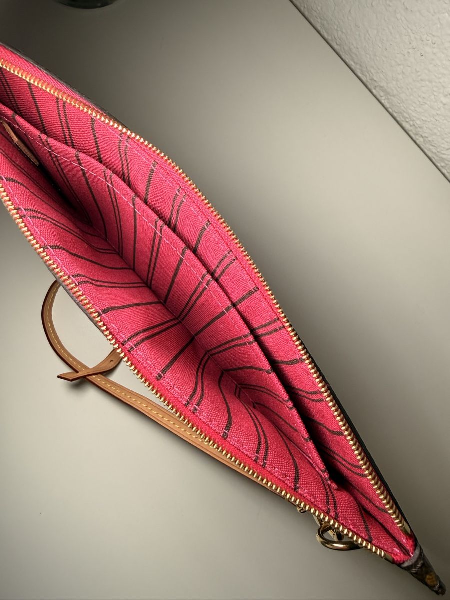 Louis Vuitton Borse: Louis Vuitton Pochette Monogram mit Lederband – Nuovo (secondo la descrizione) da Birmenstorf AG venduto da fon_dps2 4
