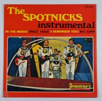 EP: THE SPOTNICKS - In The Mood / Space Walk +2