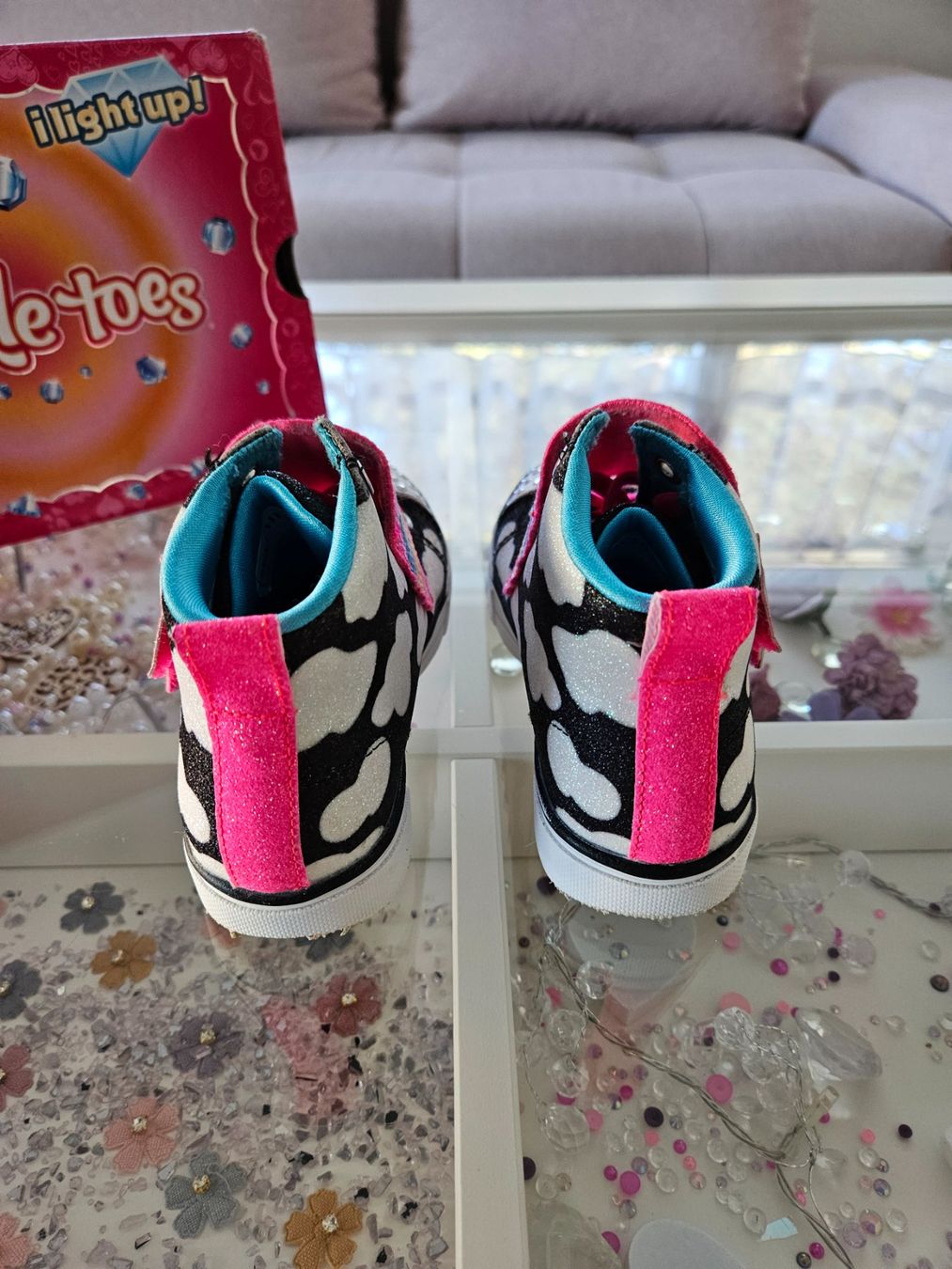 Skechers Scarpe per ragazze: Sketchers Twinkle mit Lichteffekten ✨ – Usato da Unterägeri venduto da Sleepbear 3