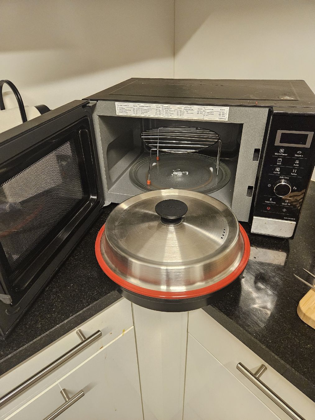 Elettrodomestici da cucina: Microwelle – Usato da Schleitheim venduto da Marc.Heller 2