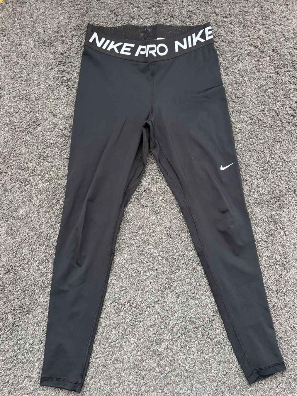 Nike Leggings: Nike Pro Sportleggins – Usato da Rain venduto da Rasala3
