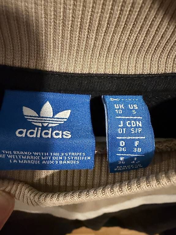 Pullover & Sweatshirts: Adidas Pullover  – Gebraucht aus Zürich von san_7n2l 1