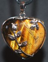 Halskette D-234 – Herz mit Blume – Tigerauge - ca. 35x34mm