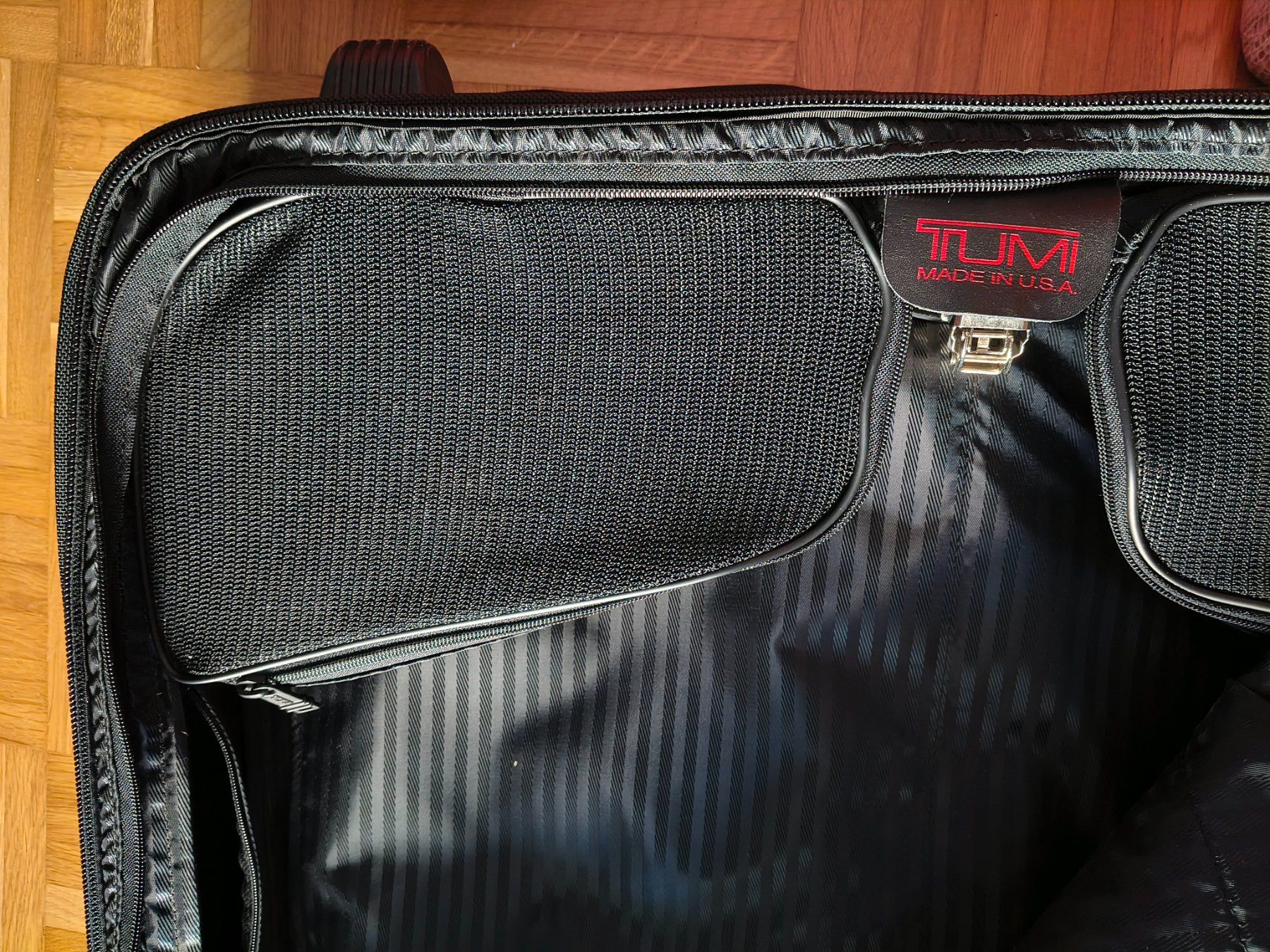 Tumi Valigie: TUMI Kleidersack-Trolley – Usato da Binningen venduto da mar_2jlr 6