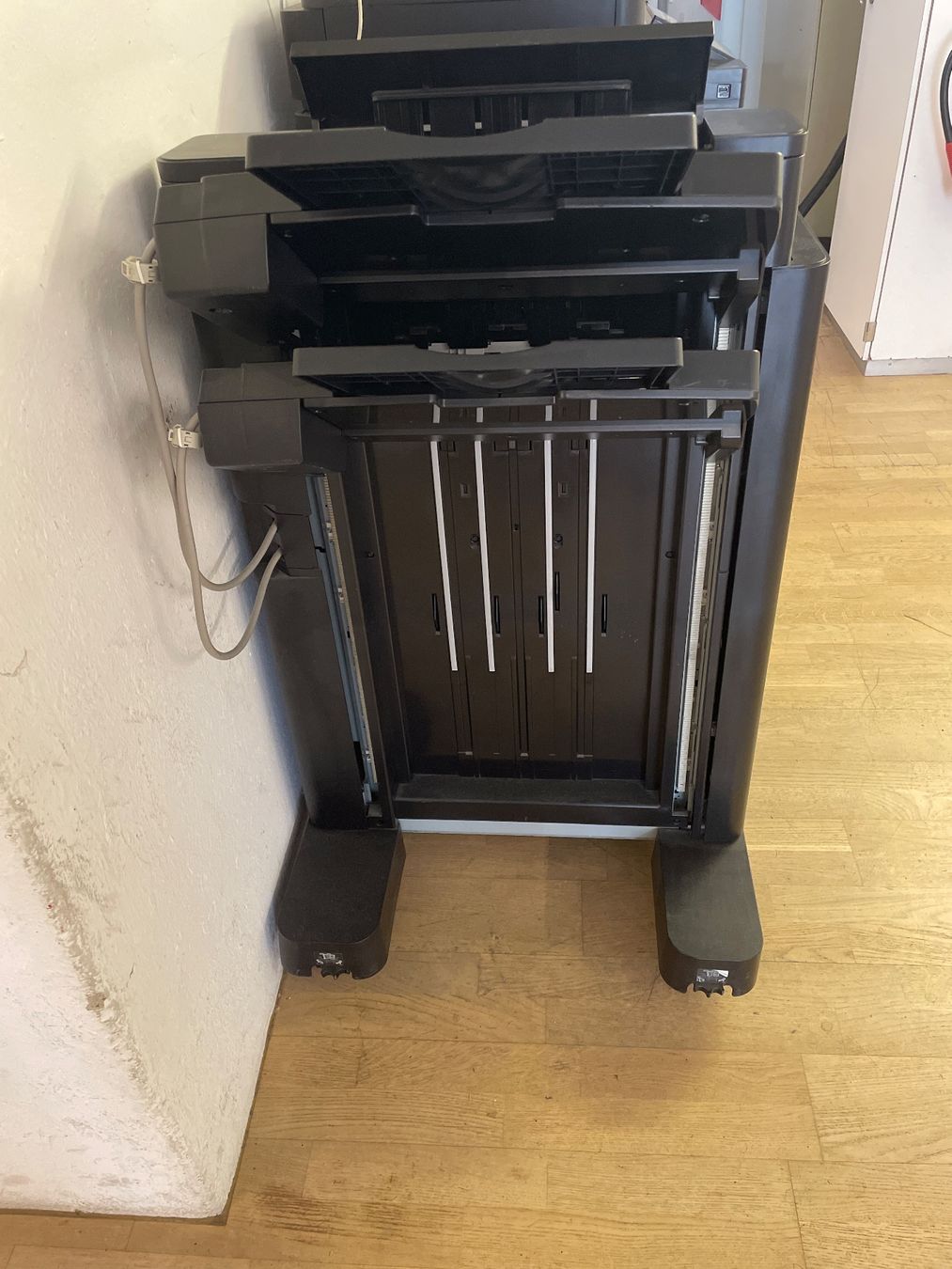 Hewlett Packard Drucker: HP LaserJet Finisher/Stapler/Stacker (A2W80A) – Gebraucht aus Bern von Sakhr 1