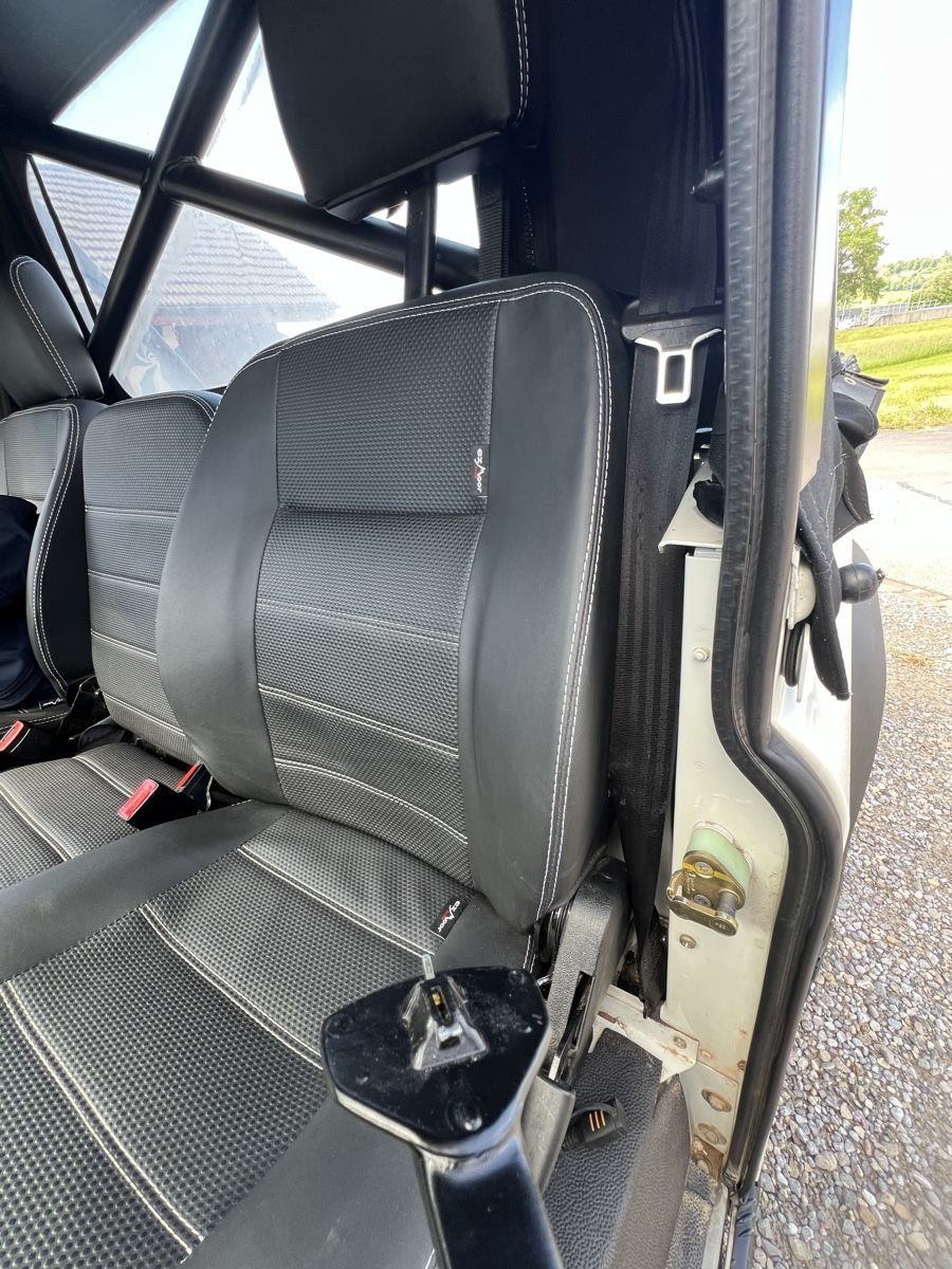 Land Rover Automobili: LAND ROVER DEFENDER 90 TD5 – Usato da Weinfelden venduto da landy60 4