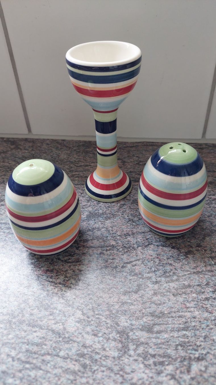 Services de table: SEGAFORM Keramik Eierbecher + Salz/Pfeffer – Neuf (Voir description) à Arnegg par thurboMax