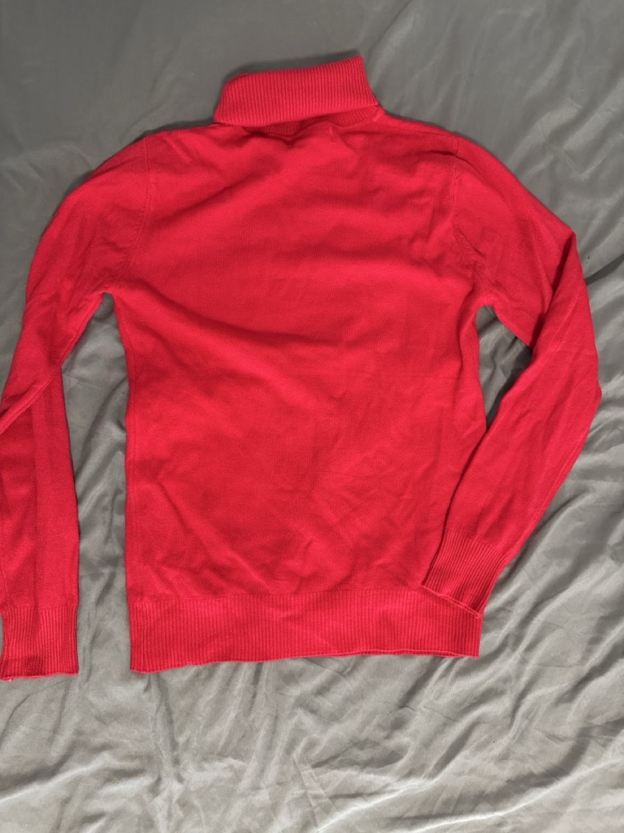 Maglioni & Felpe: Red Heart Pattern Turtleneck – Usato da Renens VD venduto da nan_8v9l 1
