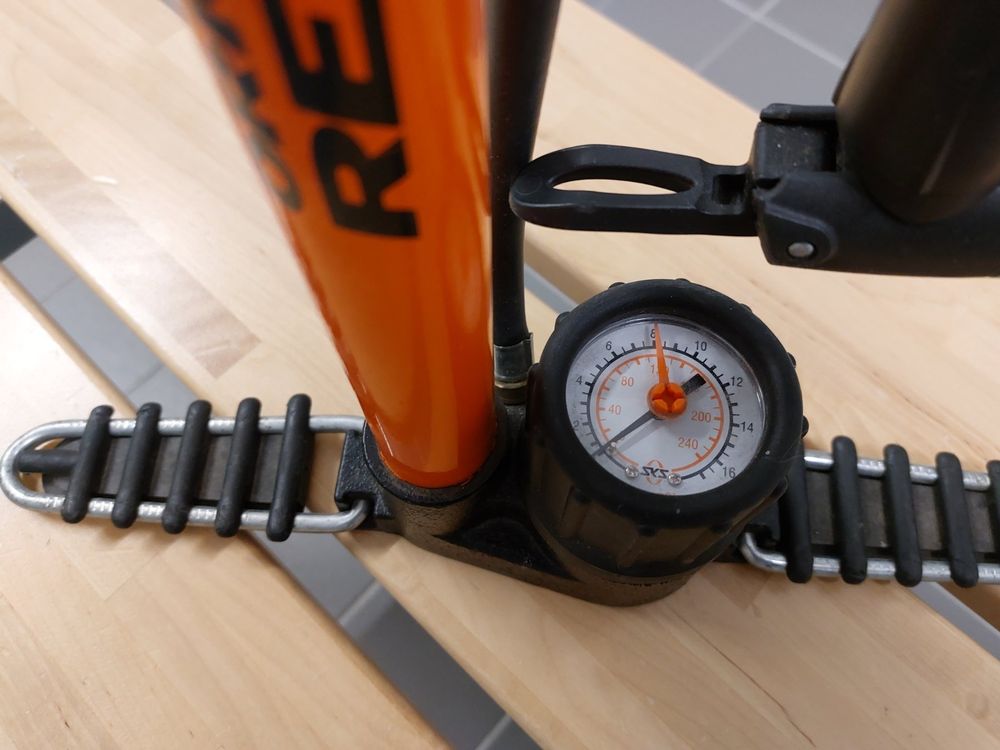 sks-rennkompressor-pumpe-standpumpe-velopumpe-kaufen-auf-ricardo