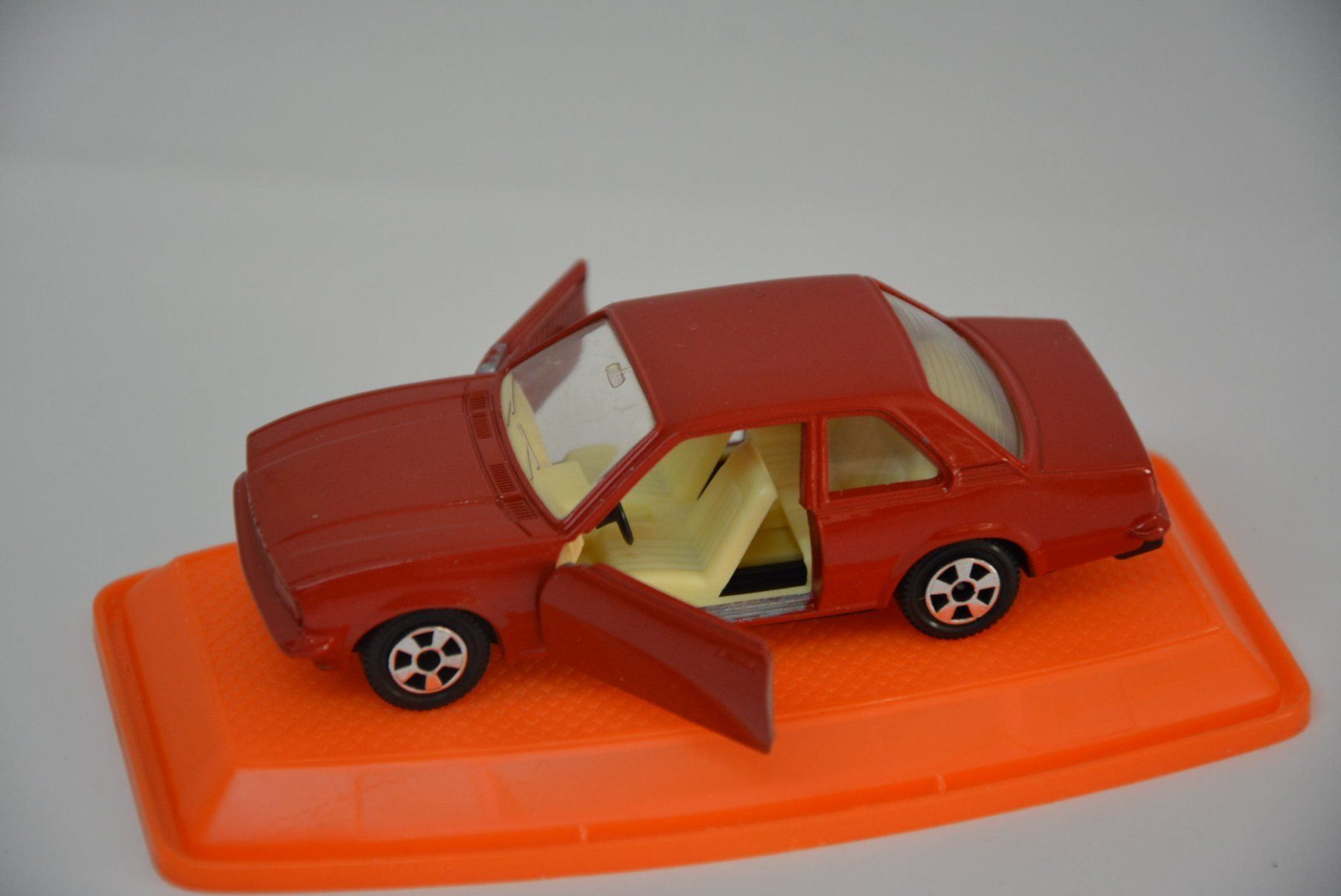 Opel Modellini d'auto: Opel Ascona B , GuiLoy  ,  1:43 – Nuovo (secondo la descrizione) da Goldach venduto da Feivel9