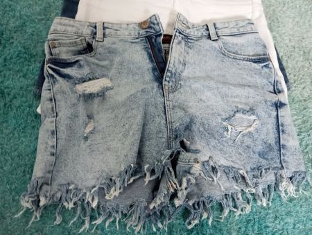Kurze Jeans/ Shorts