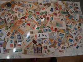 Briefmarken  1Kg. auf Papier Schweiz Beurteile nach Bilder.
