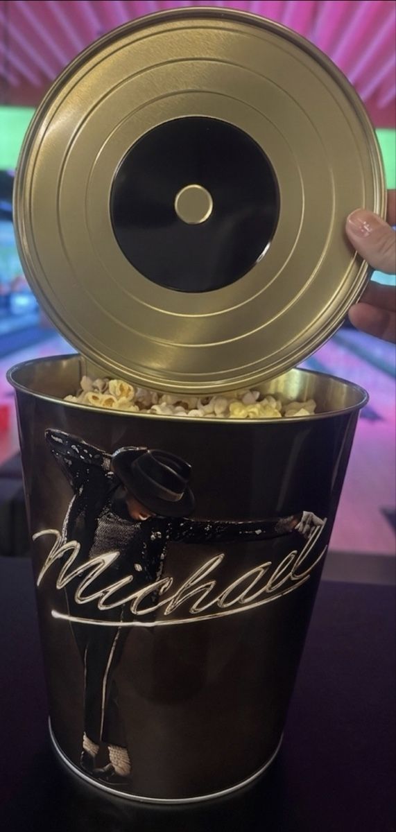 Toutes les décorations: Michael Jackson Popcorn Eimer -  Limit Edition – Neuf (Voir description) à Brislach par mercedesmmm17 1