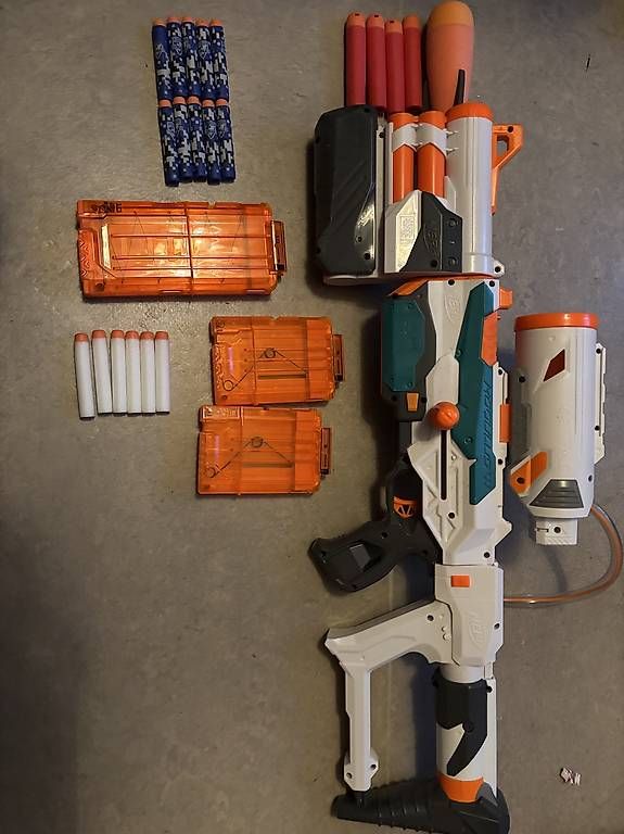 Spielzeuge: Elite Modulus Tri-Strike Nerf – Gebraucht aus Belp von nea_x58t